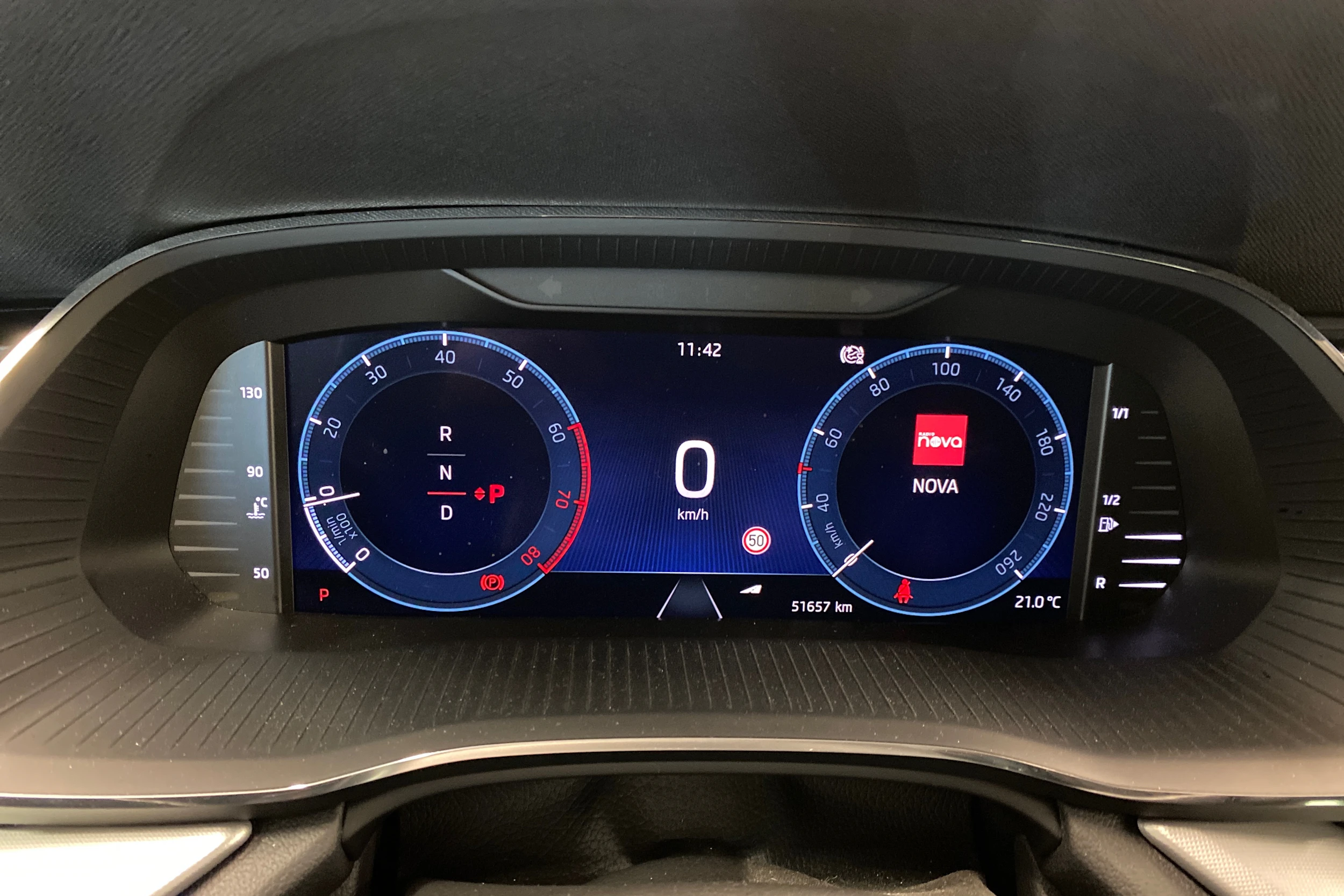 met. sininen Skoda Octavia 2023 kuva 19.