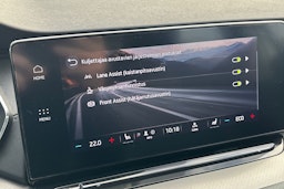 valkoinen Skoda Octavia 2024 kuva 18.