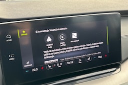 valkoinen Skoda Octavia 2024 kuva 20.