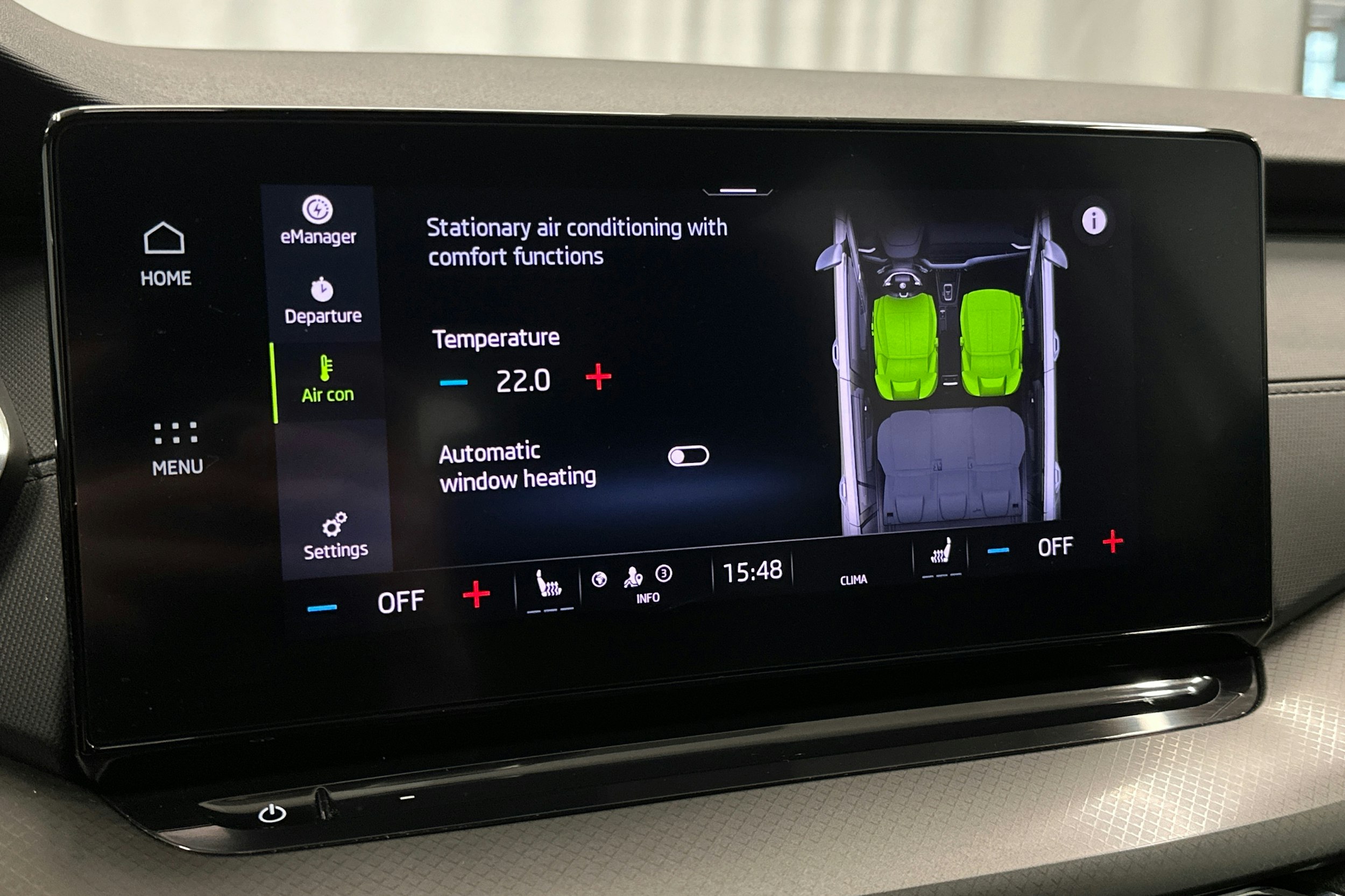 harmaa Skoda Octavia 2023 kuva 21.