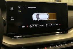 valkoinen Skoda Octavia 2024 kuva 20.