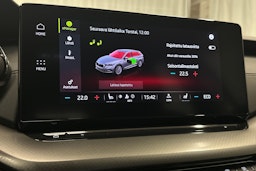 valkoinen Skoda Octavia 2024 kuva 24.