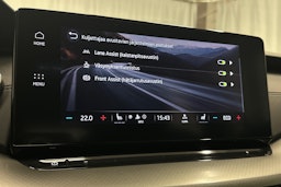 valkoinen Skoda Octavia 2024 kuva 26.