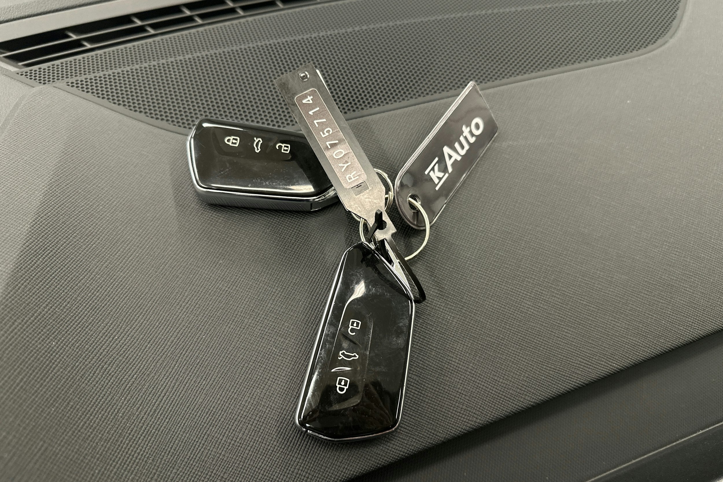 valkoinen Skoda Octavia 2024 kuva 29.