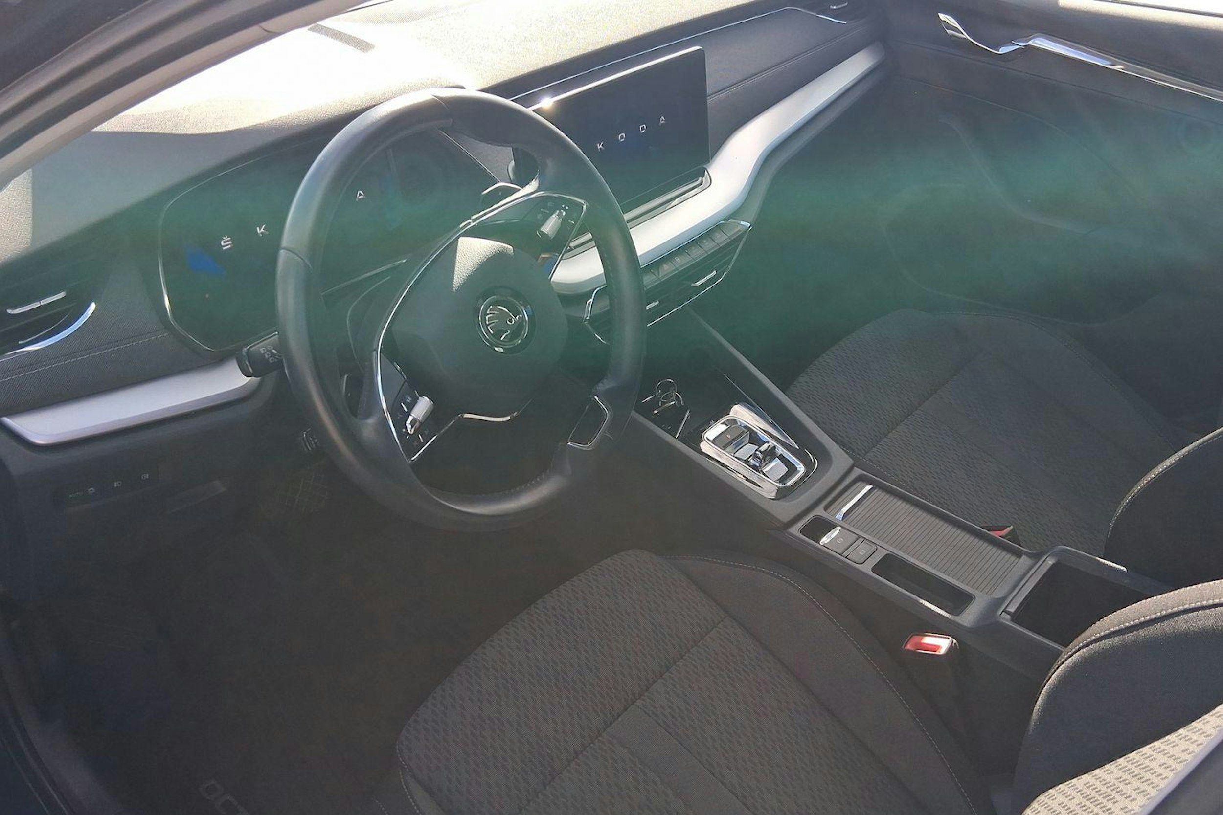 sininen Skoda Octavia 2023 kuva 7.