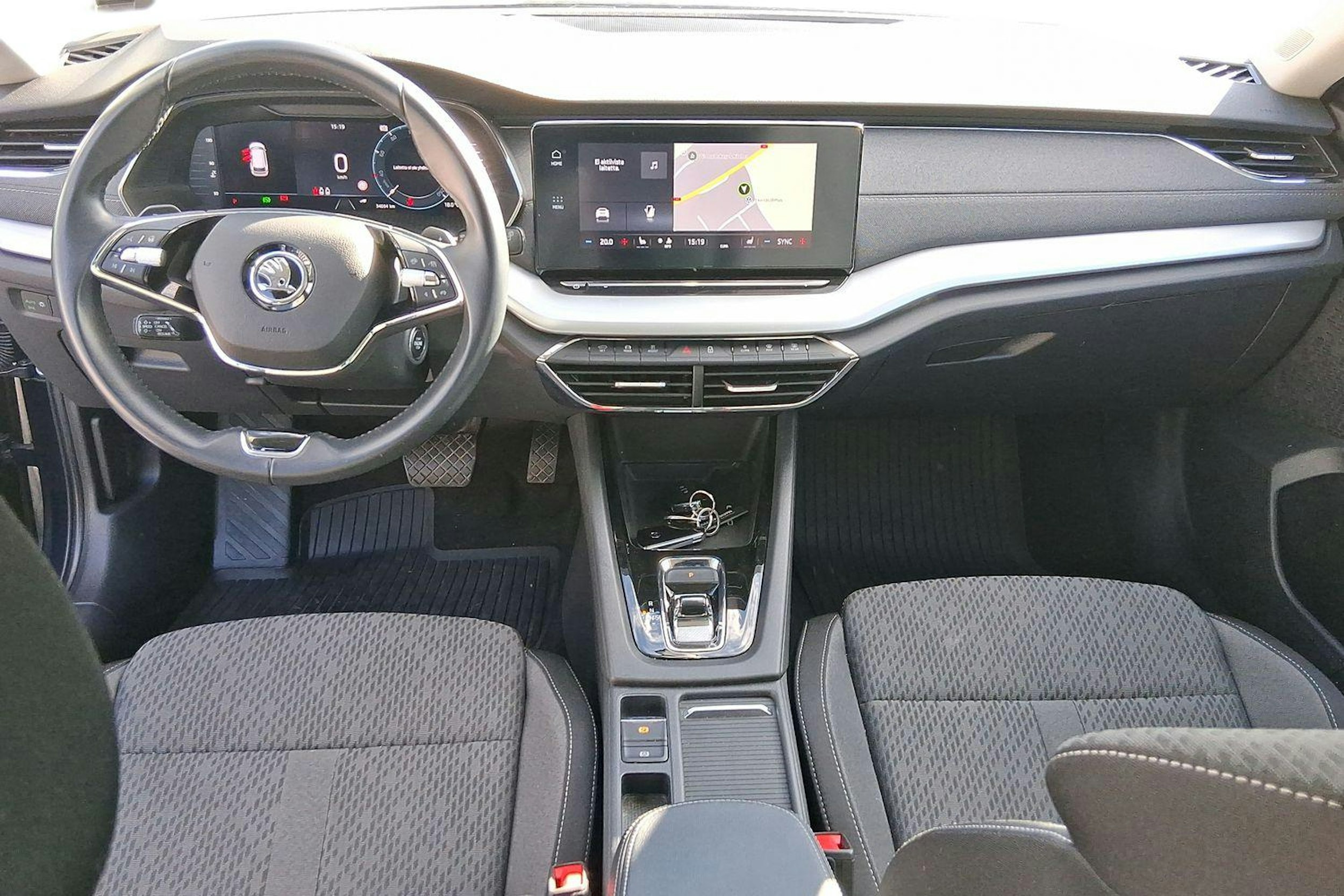 sininen Skoda Octavia 2023 kuva 9.