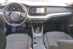 sininen Skoda Octavia 2023 kuva 9.