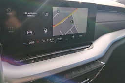 sininen Skoda Octavia 2023 kuva 18.