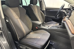 Harmaa Skoda OCTAVIA 2023 kuva 14.