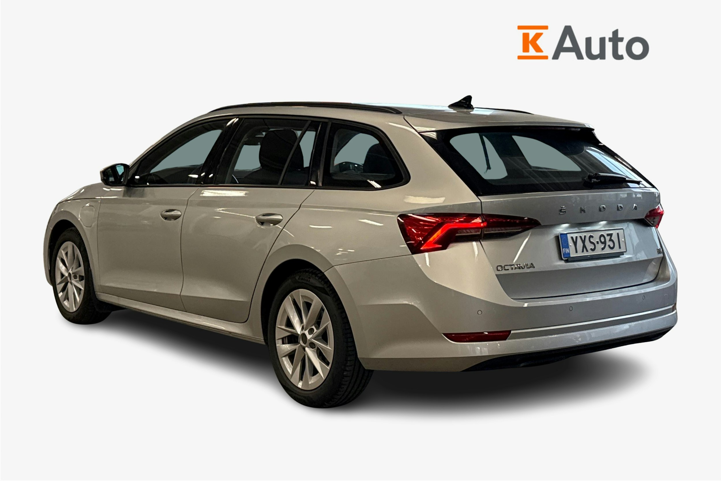 harmaa Skoda Octavia 2024 kuva 2.