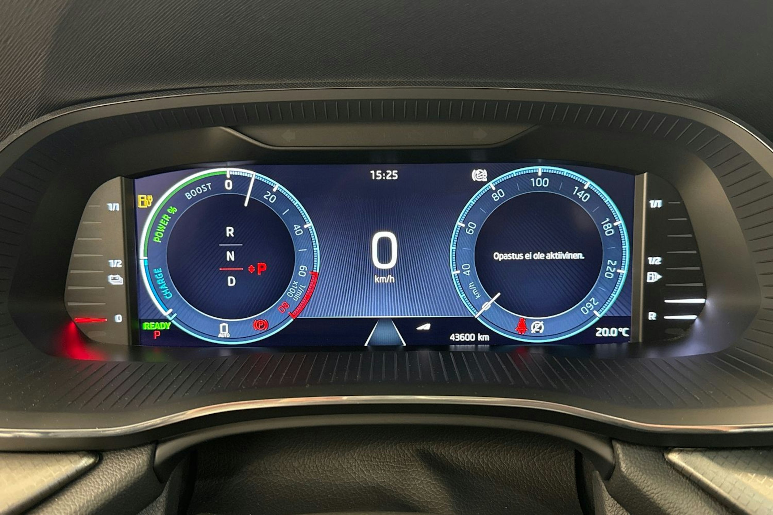 harmaa Skoda Octavia 2024 kuva 18.