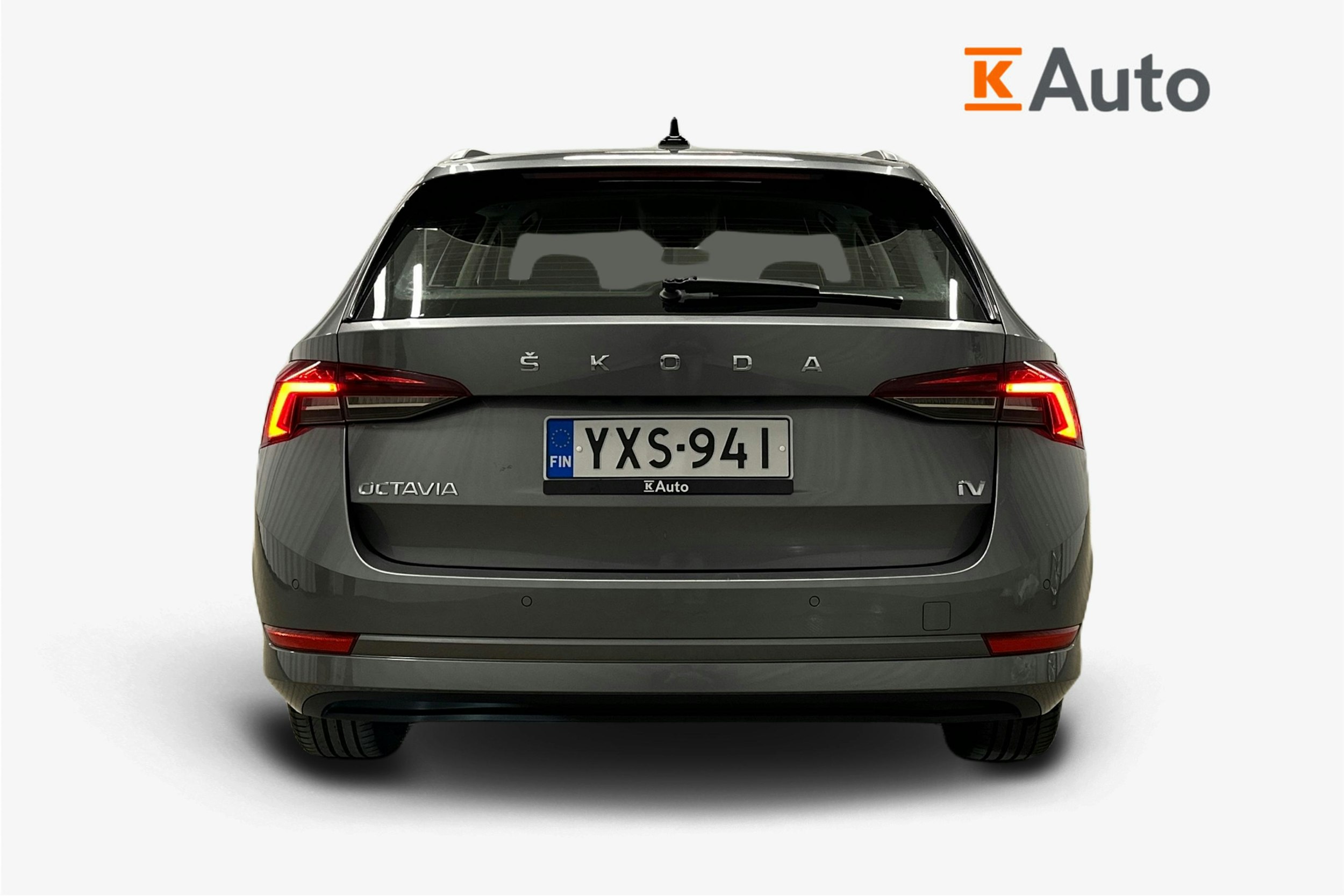 harmaa Skoda Octavia 2024 kuva 3.