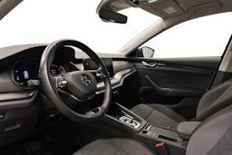 harmaa Skoda Octavia 2024 kuva 7.