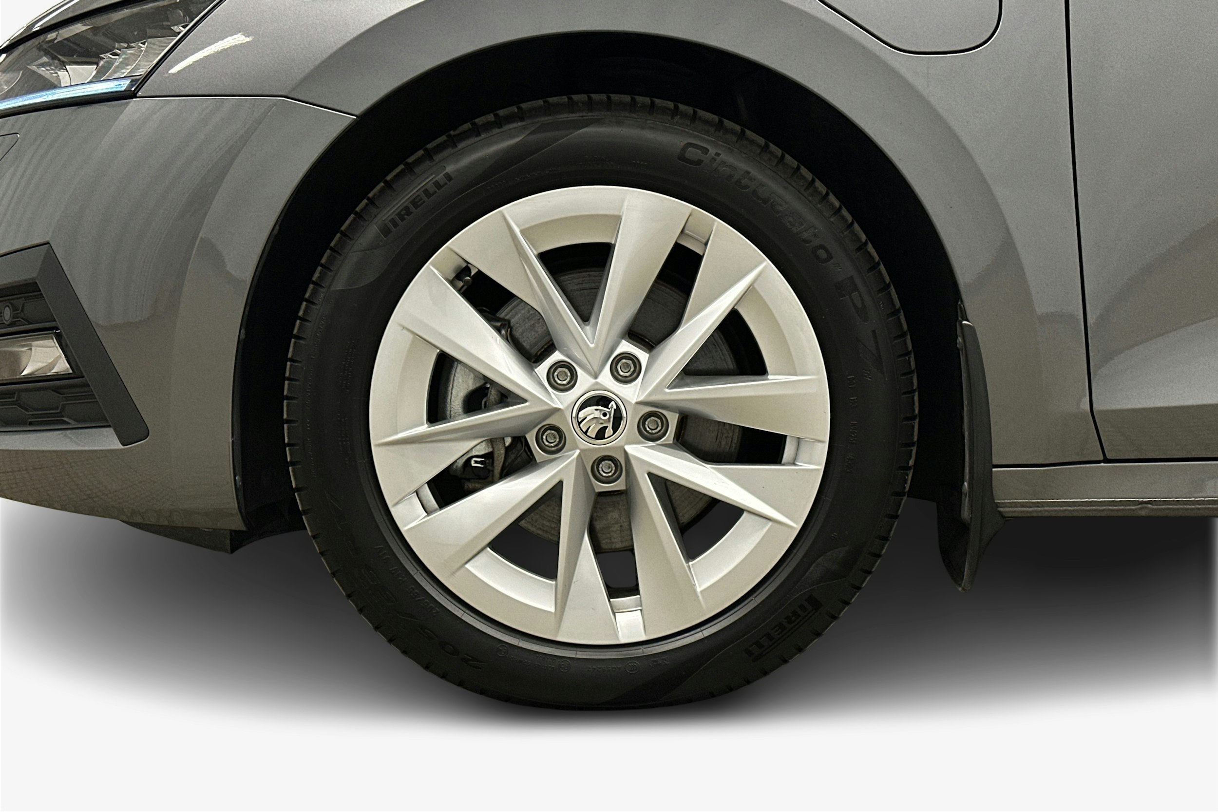 harmaa Skoda Octavia 2024 kuva 11.