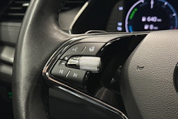 harmaa Skoda Octavia 2024 kuva 17.