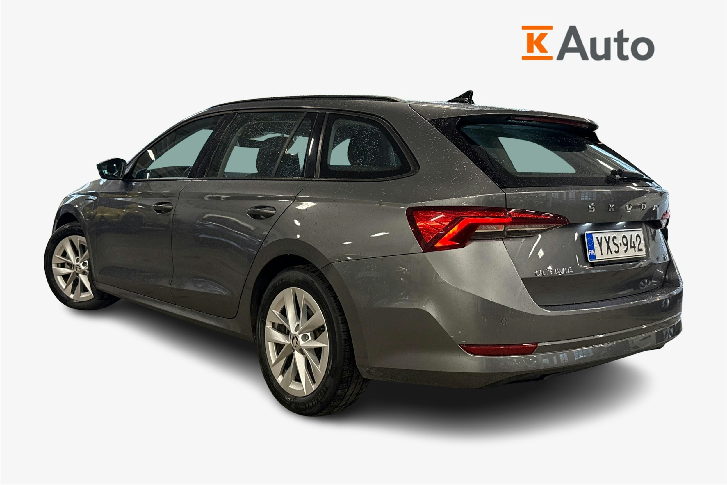 harmaa Skoda Octavia 2023 kuva 2.