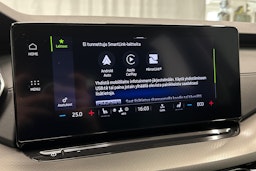 harmaa Skoda Octavia 2023 kuva 22.