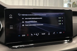 harmaa Skoda Octavia 2023 kuva 23.