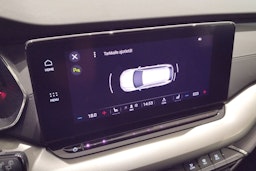 valkoinen Skoda Octavia 2024 kuva 17.