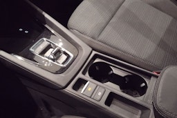 valkoinen Skoda Octavia 2024 kuva 24.