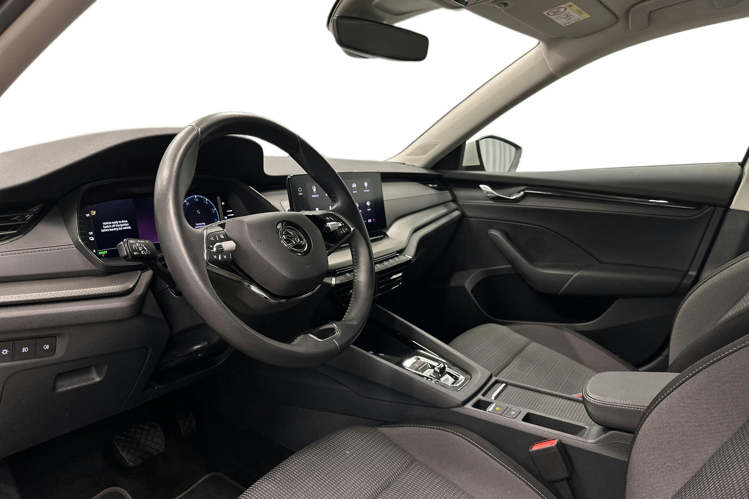 valkoinen Skoda Octavia 2024 kuva 7.
