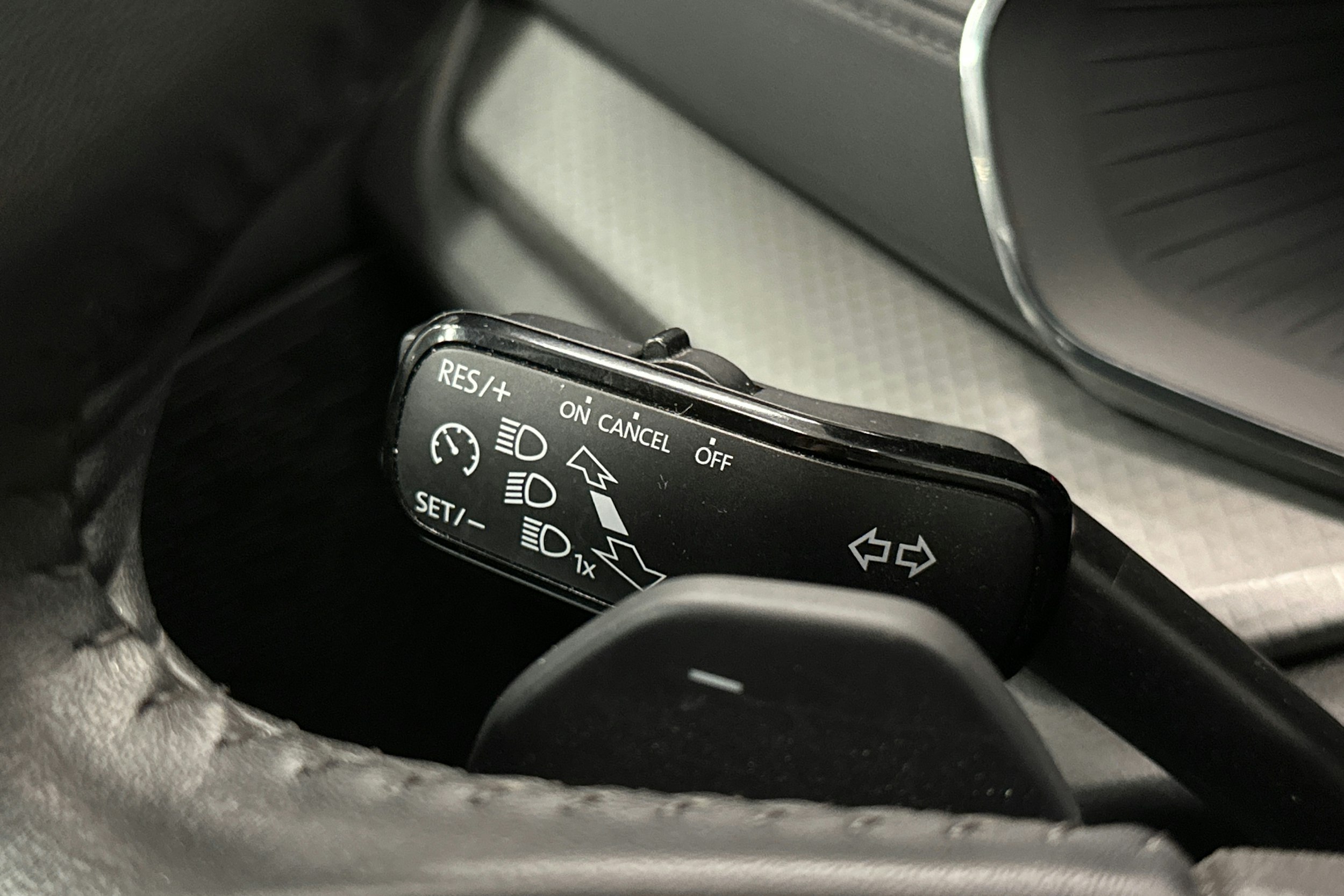 valkoinen Skoda Octavia 2024 kuva 19.