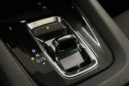 valkoinen Skoda Octavia 2024 kuva 26.