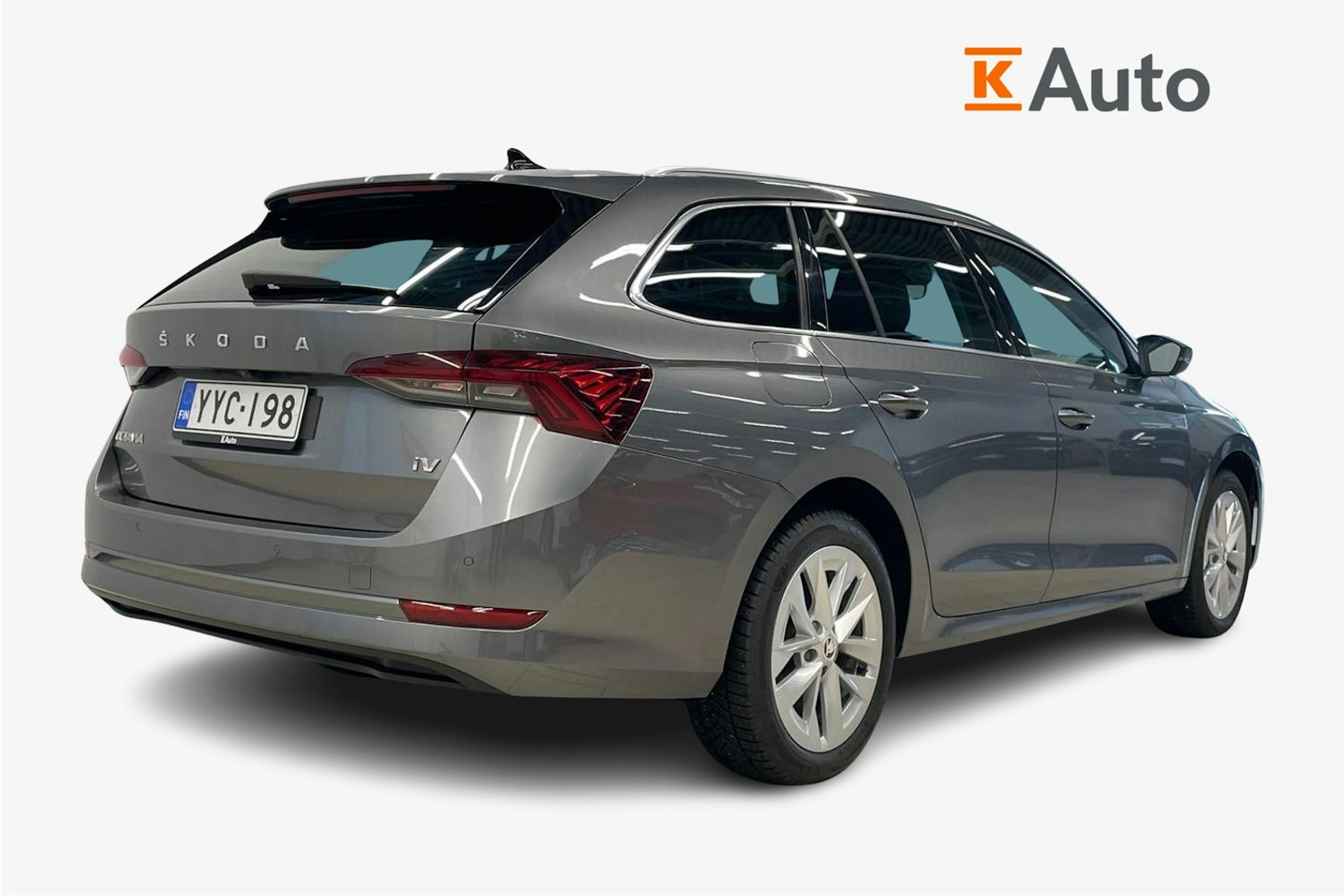 Harmaa Skoda OCTAVIA 2023 kuva 2.