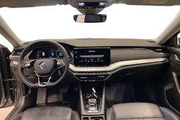 Harmaa Skoda OCTAVIA 2023 kuva 9.