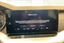 Harmaa Skoda OCTAVIA 2023 kuva 20.