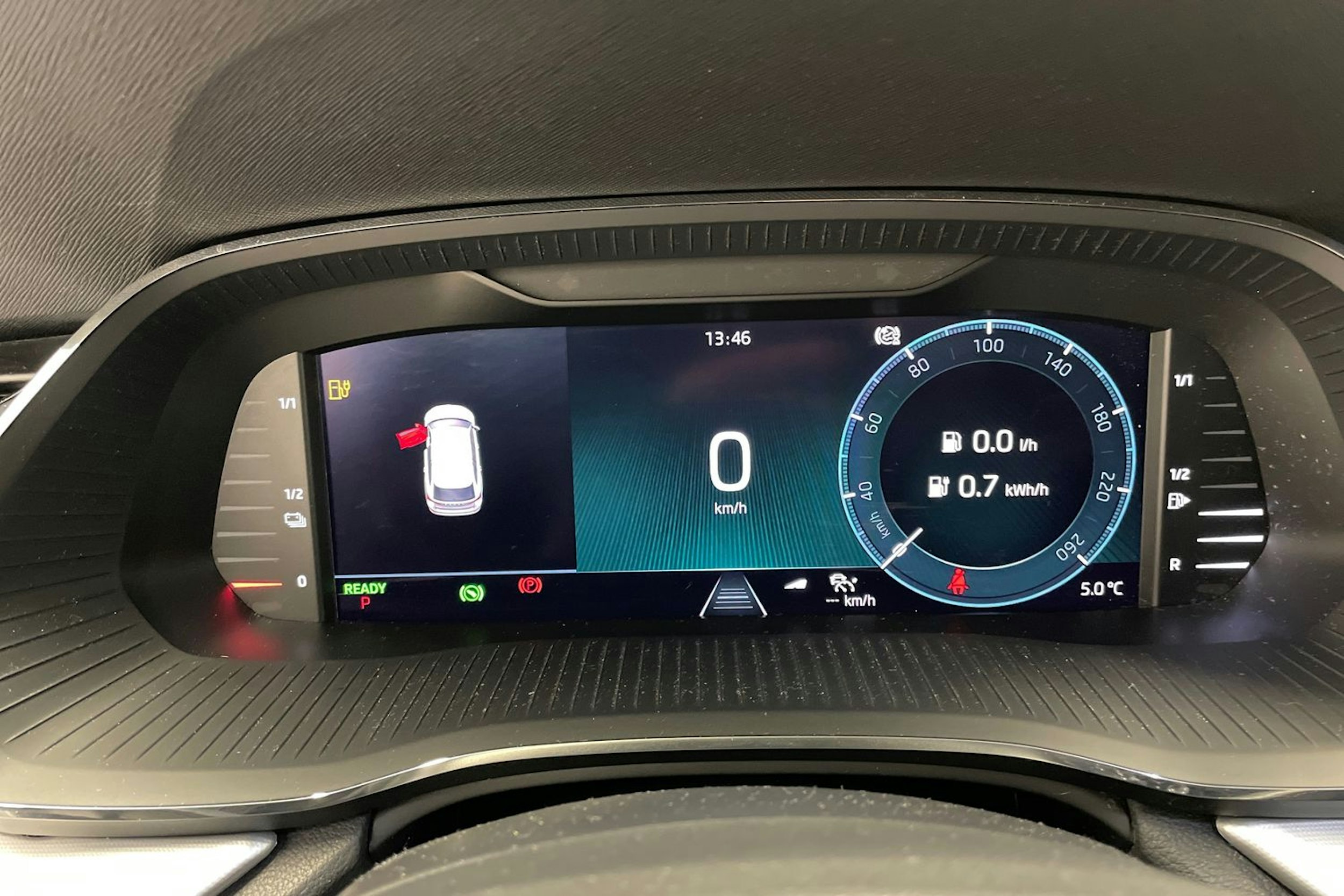 Harmaa Skoda OCTAVIA 2023 kuva 21.