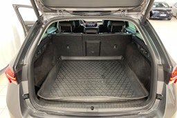 Harmaa Skoda OCTAVIA 2023 kuva 24.