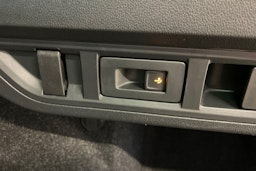 Harmaa Skoda OCTAVIA 2023 kuva 27.