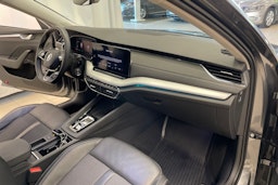 Harmaa Skoda OCTAVIA 2023 kuva 30.