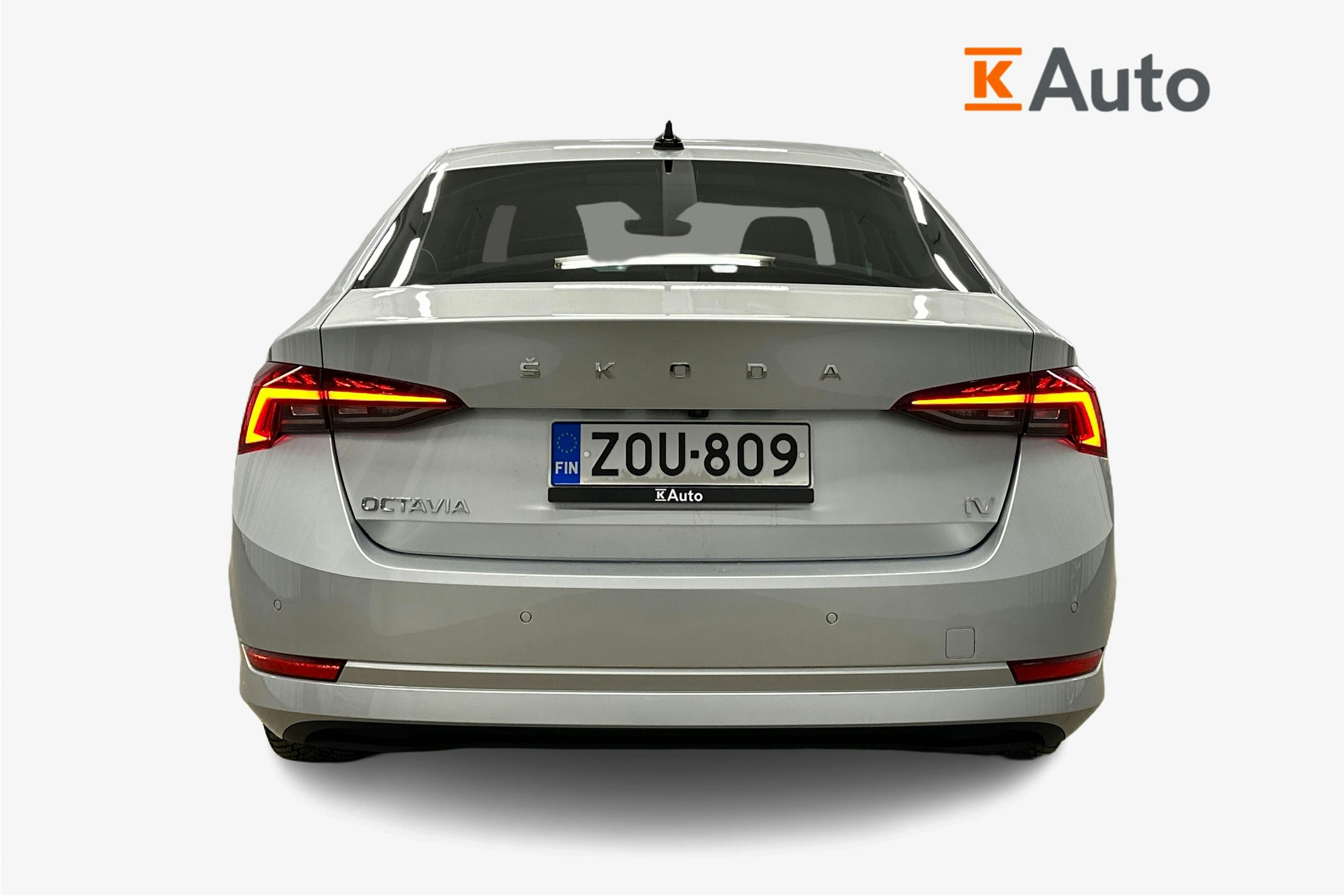harmaa Skoda Octavia 2023 kuva 3.
