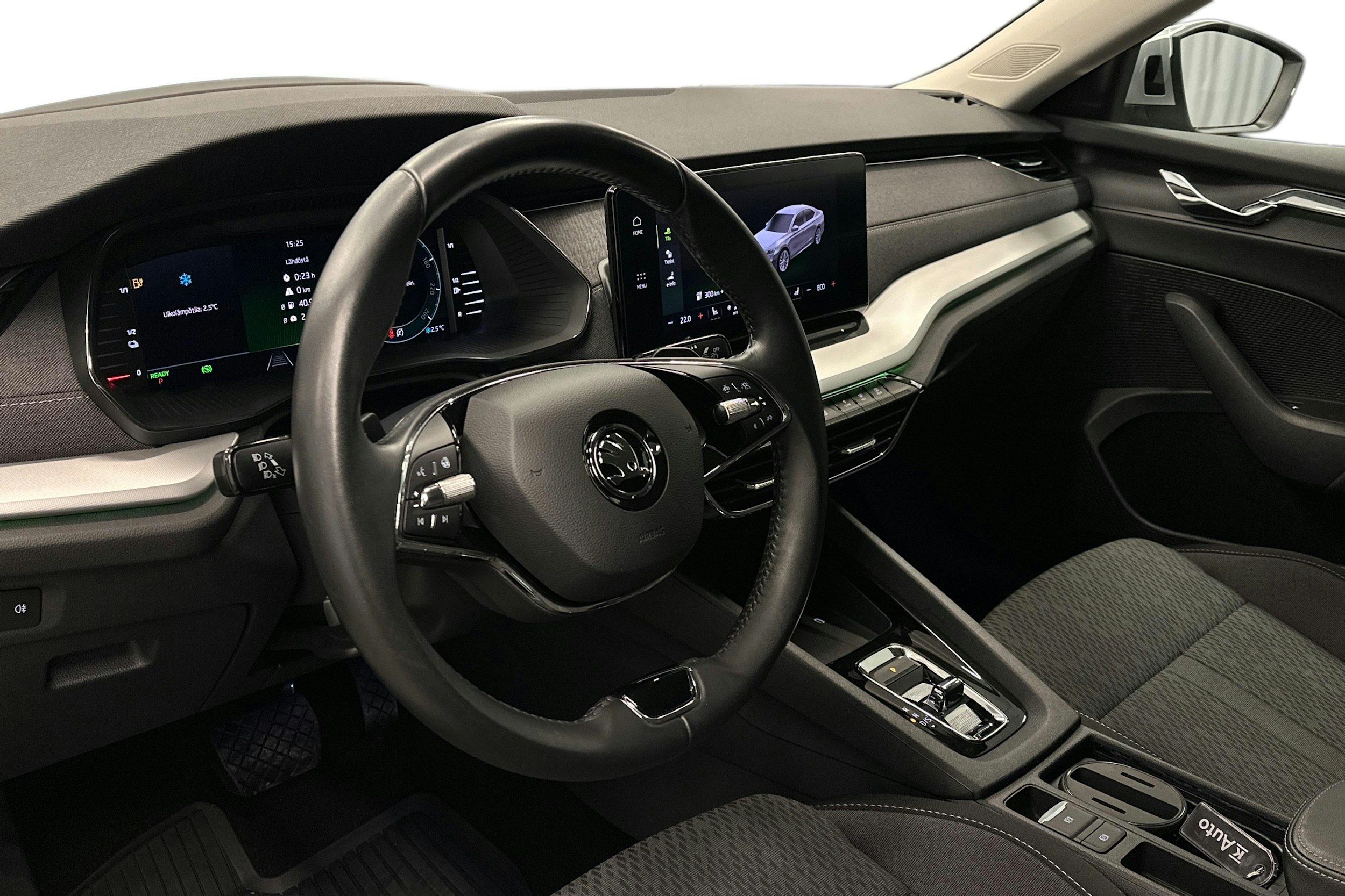 harmaa Skoda Octavia 2023 kuva 7.