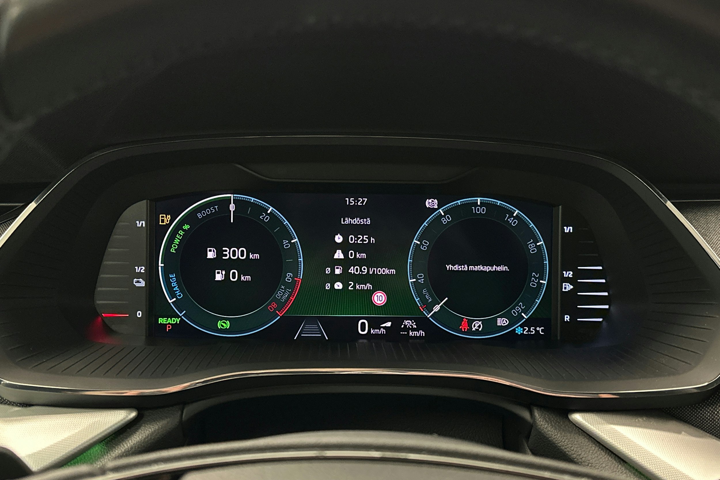 harmaa Skoda Octavia 2023 kuva 21.