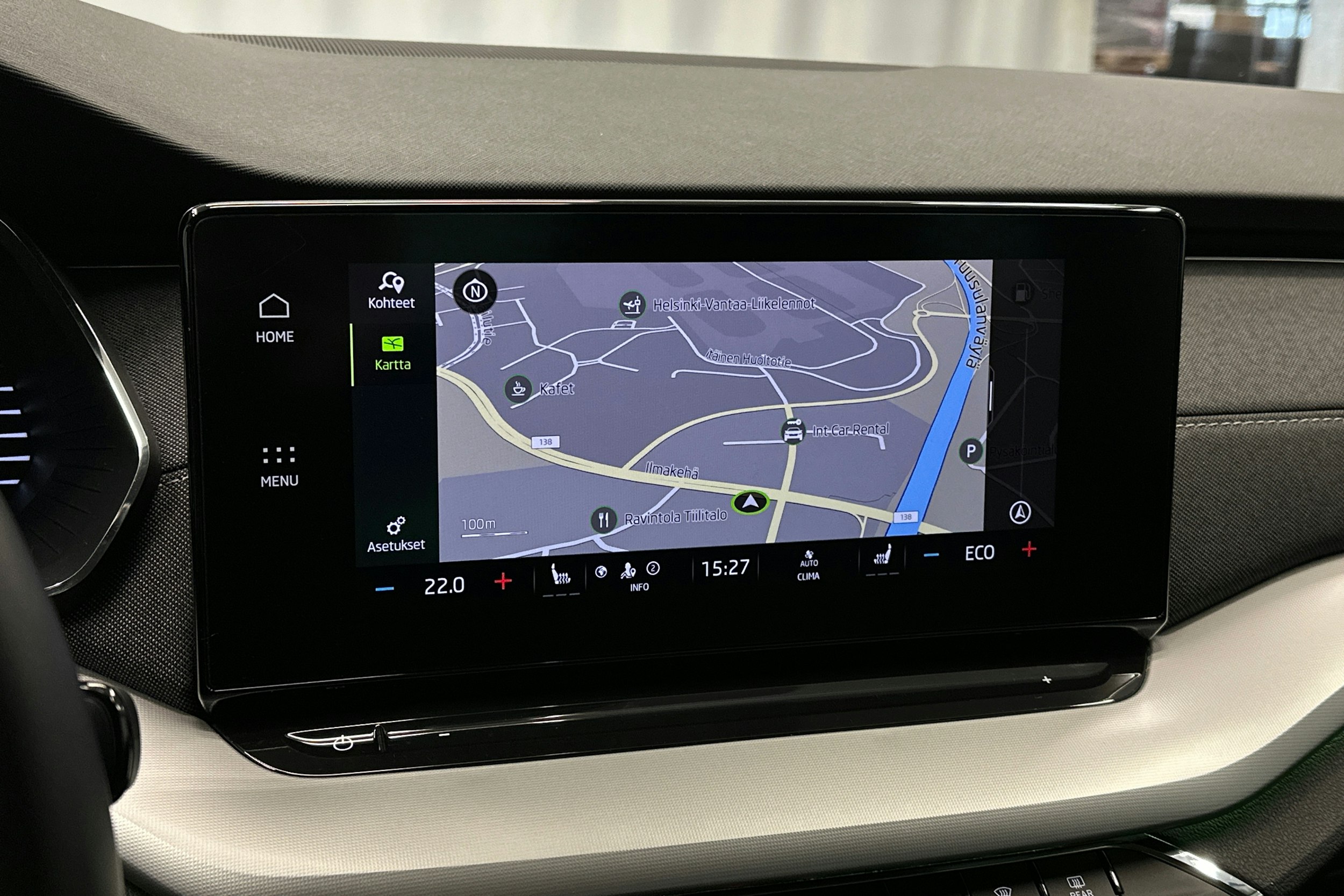 harmaa Skoda Octavia 2023 kuva 22.