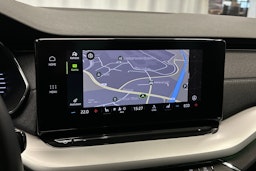 harmaa Skoda Octavia 2023 kuva 22.