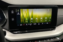 harmaa Skoda Octavia 2023 kuva 25.