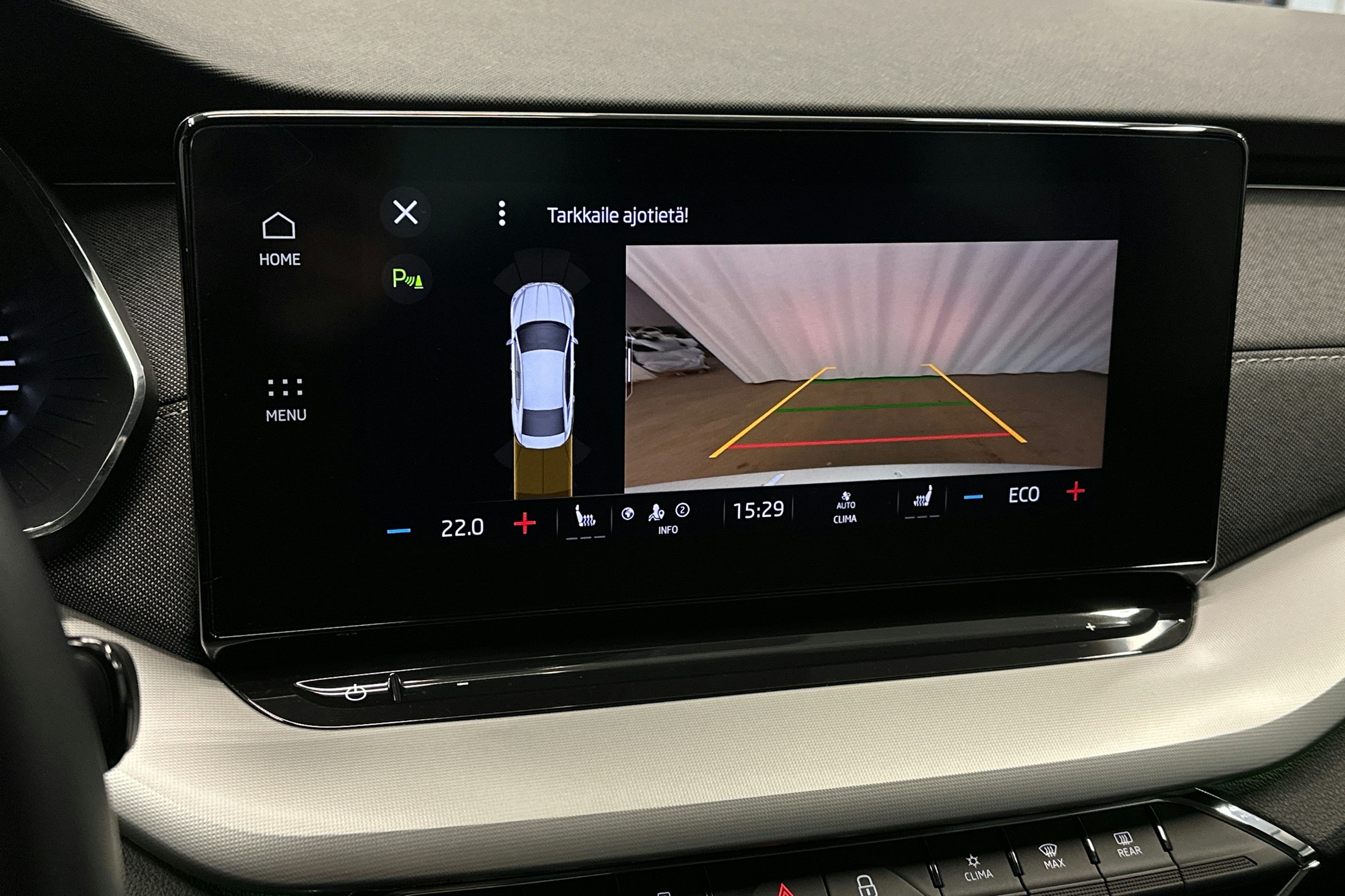 harmaa Skoda Octavia 2023 kuva 30.