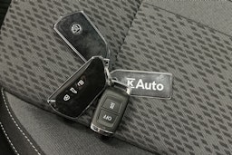 harmaa Skoda Octavia 2023 kuva 34.