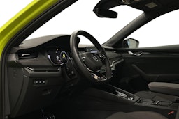 vihreä Skoda Octavia 2024 kuva 3.