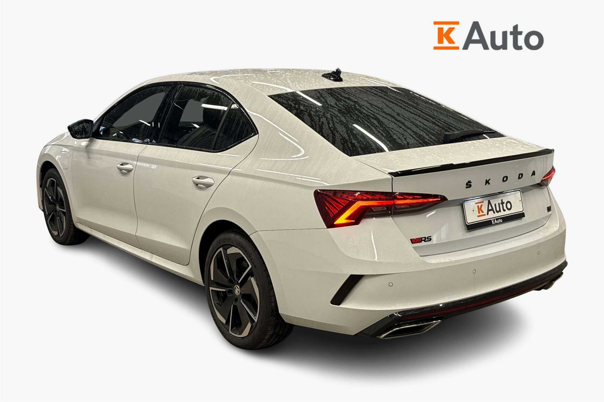 valkoinen Skoda Octavia 2024 kuva 2.