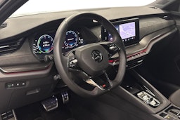 valkoinen Skoda Octavia 2024 kuva 3.