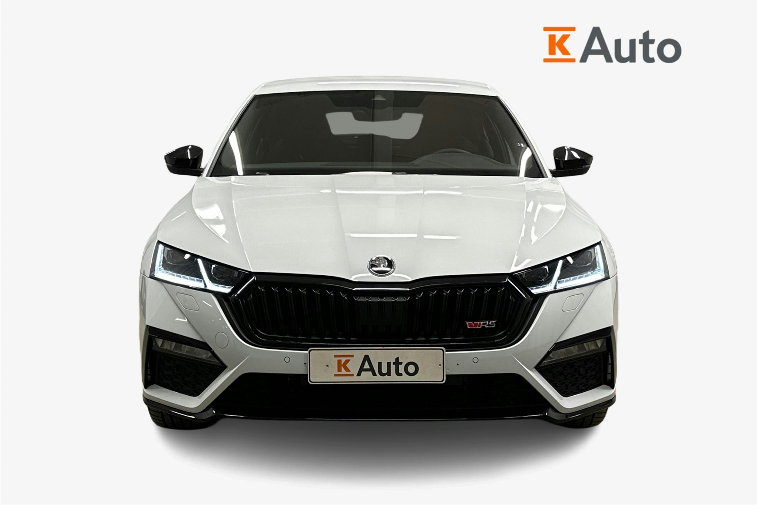 valkoinen Skoda Octavia 2024 kuva 5.