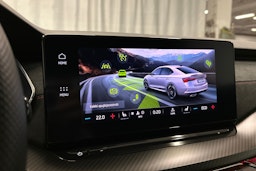 valkoinen Skoda Octavia 2024 kuva 20.