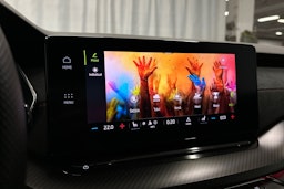 valkoinen Skoda Octavia 2024 kuva 21.