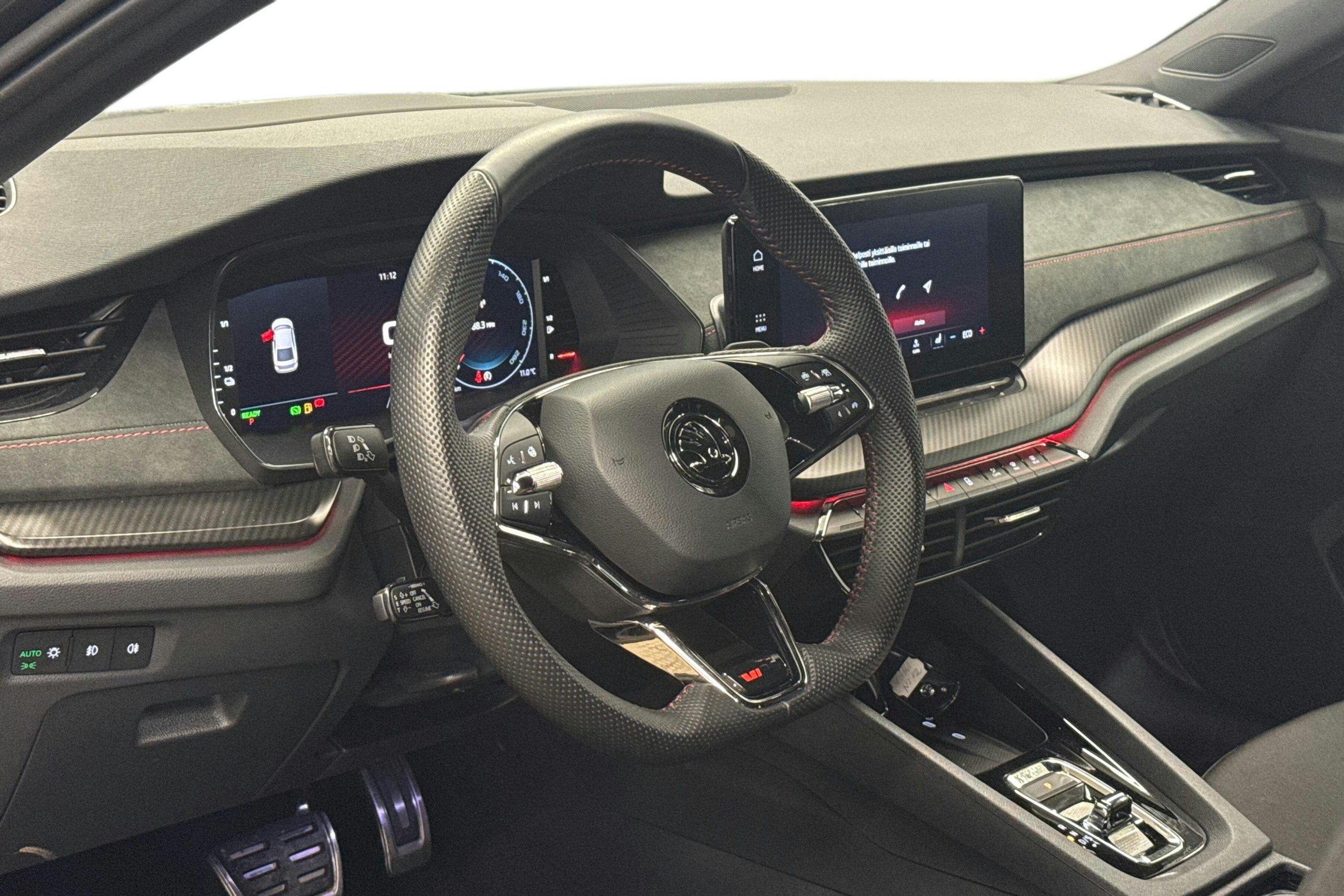 harmaa Skoda Octavia 2024 kuva 3.