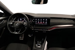 harmaa Skoda Octavia 2024 kuva 9.